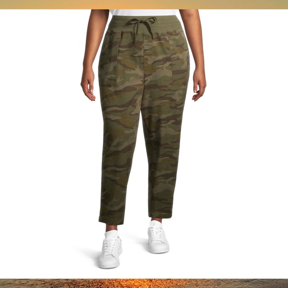 Terra & Sky Women's Plus Size Cargo
Utility Pants - Picture 13 of 13